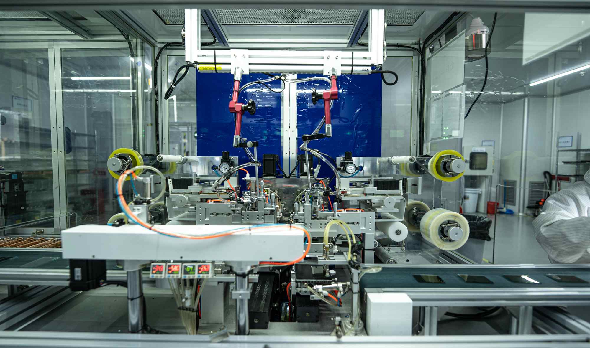 Presisjonsjustering og cellemontering: Analyse av PI-belegg og gnideprosesser i LCD-produksjon